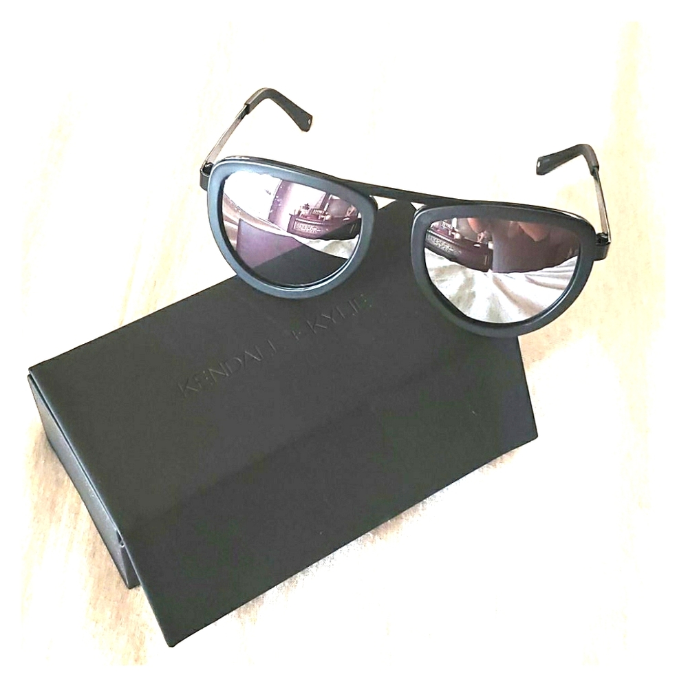 Kendall + Kylie sunglasses